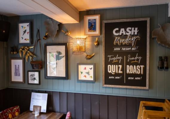 Best pubs for Sunday lunch in Godshill, Isle of Wight | The Griffin